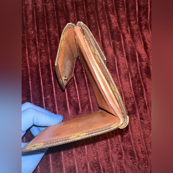 Louis Vuitton Monogram Elise Wallet - Picture 7 of 14